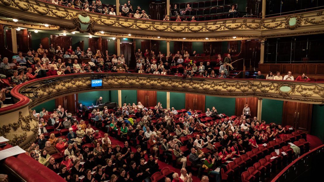 Hoe verloopt een voorstellingsavond? - Opera Ballet Vlaanderen