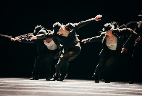2425 MIN kostuumrepetitiebeeld Minus16 Ohad Naharin c Filip Van Roe OBV 08108