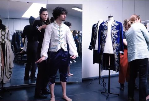 Videostill MOZ kostuums
