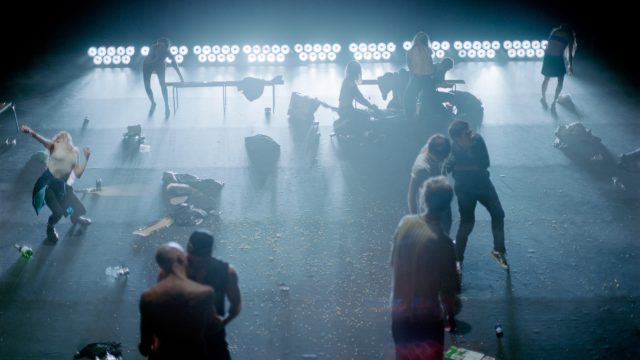 2425 CRO crowd gisèle vienne beelden art Baselc Art Basel Crowd67c Estelle Hanania