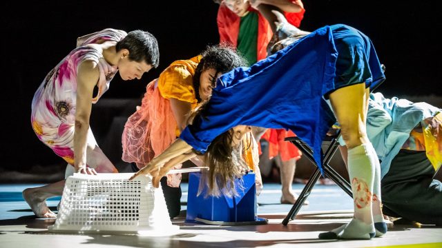 2425 NOW repetitiebeeld achter de schermen Now We Are Earth An Orchestra Nicole Beutler Opera Gentc Reinout Bos NBP 20240207 541