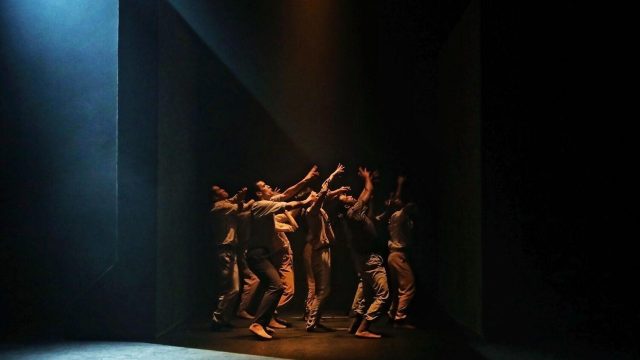 EXTERN Productiebeeld Grand Finale Hofesh Schechter Company c Prudence Upton 1