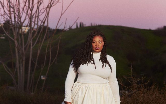 2526 CAR CARMEN Raehann Davis IMG 7928c De Marquis Mc Daniels OBV