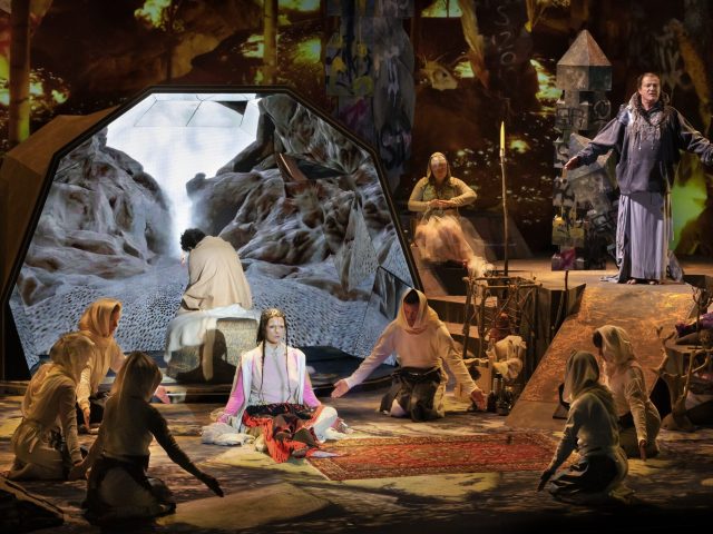 2526 PAR kostuumrepetitiebeeld Parsifal Susanne Kennedy Markus Selg c Annemie Augustijns OBV 5 A2628