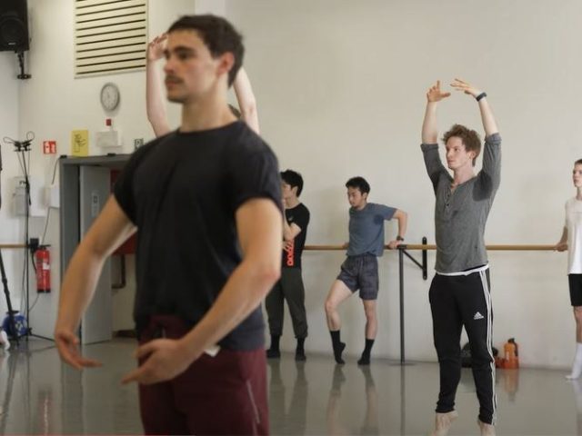 Video een dag bij de dansers
