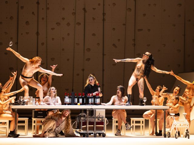 EXTERN 2526 SAN Sancta c Mayra Wallraff 75