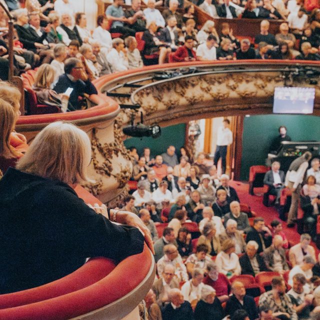 2526 front of house c Robin Hooybergs 16 OBV