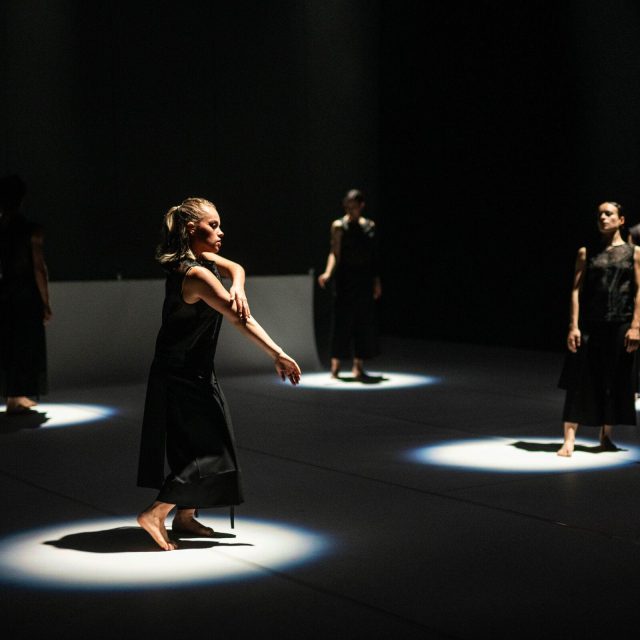 2526 CHO kostuumrepetitiebeeld Choreolab zero Louiza Avraam c Bart Grietens OBV 1