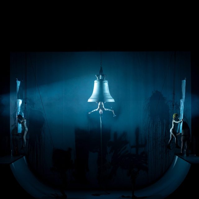 EXTERN 2526 SAN productiebeeld Sancta Florentina Holzinger c Mayra Wallraff 10